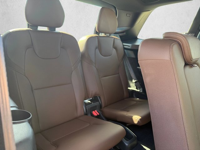 Used 2024 Volvo XC90 T8 Plus w/ Protection Package Premier AWD/4WD image 21