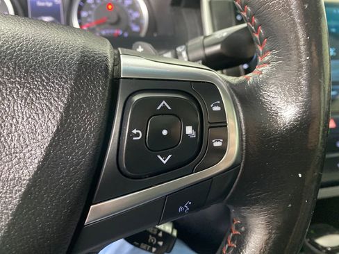 Used 2015 Toyota Camry SE image 15