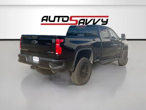 Used 2025 Chevrolet Silverado 2500 ZR2 w/ Technology Package AWD/4WD image 7