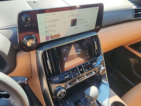 New 2025 Lexus LX 600 4WD w/ Luxury Package image 9