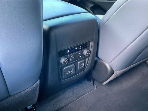 Used 2024 Buick Enclave Premium w/ Experience Buick Package AWD/4WD image 34