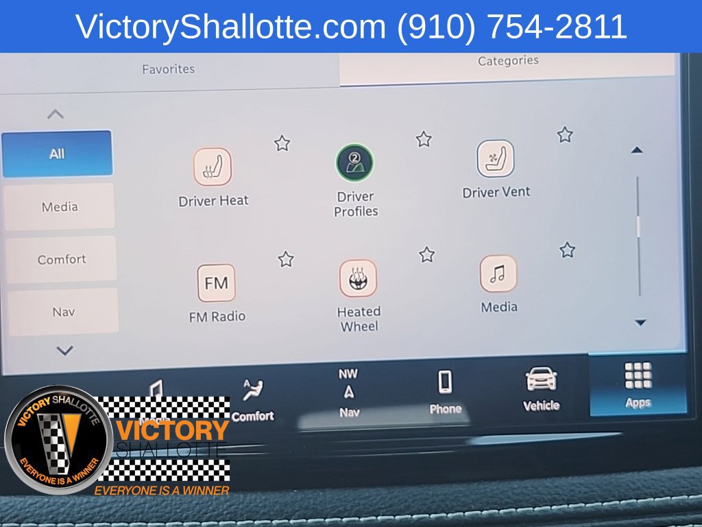 Used 2025 Chrysler Pacifica Limited FWD image 50