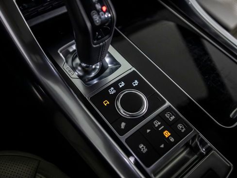 Used 2017 Land Rover Range Rover Sport HSE image 28