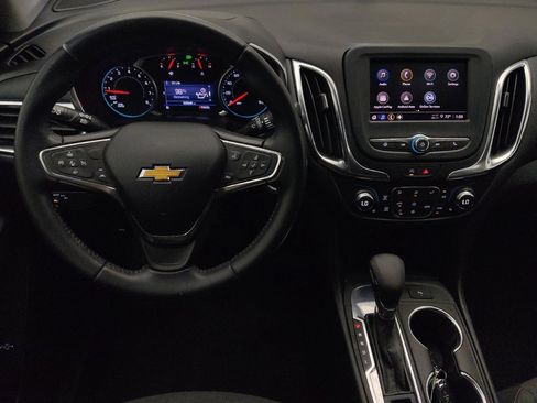 Used 2022 Chevrolet Equinox LT w/ Driver Convenience Package image 22