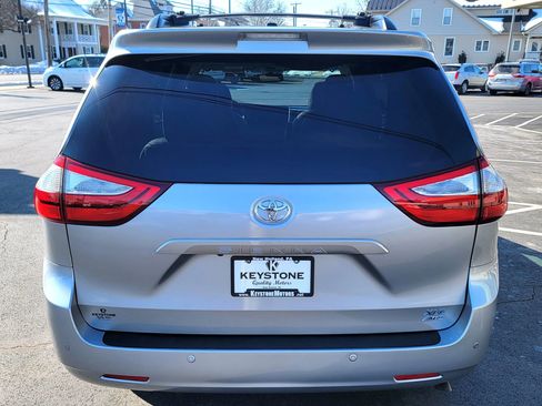 Used 2017 Toyota Sienna XLE w/ XLE Navigation Package image 6