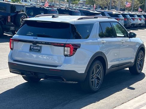 New 2026 Ford Explorer ST-Line w/ ST-Line Street Pack RWD image 7