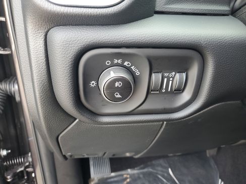 New 2026 RAM 3500 Laramie AWD/4WD image 19