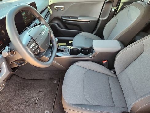 New 2025 Kia K4 LXS image 9