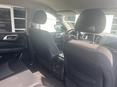Used 2020 Nissan Pathfinder S AWD/4WD image 26