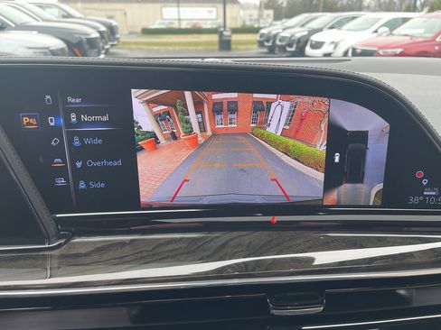 Used 2023 Cadillac Escalade Premium Luxury w/ LPO, Floor Liner Package AWD/4WD image 31