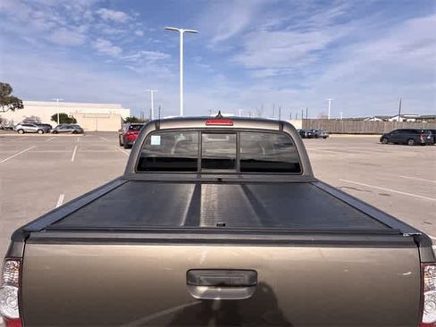 Used 2014 Toyota Tacoma PreRunner w/ SR5 Package image 35