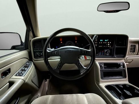 Used 2005 Chevrolet Suburban LS w/ Preferred Equipment Group image 13