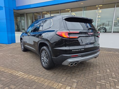 Used 2025 GMC Acadia Elevation image 3