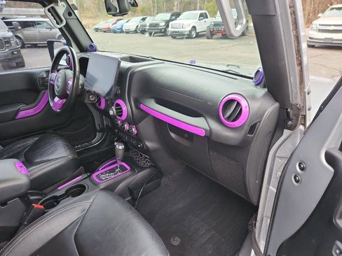 Used 2014 Jeep Wrangler Unlimited Sahara w/ Max Tow Package image 25