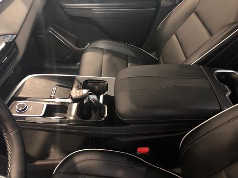 Used 2025 Buick Enclave Preferred image 7