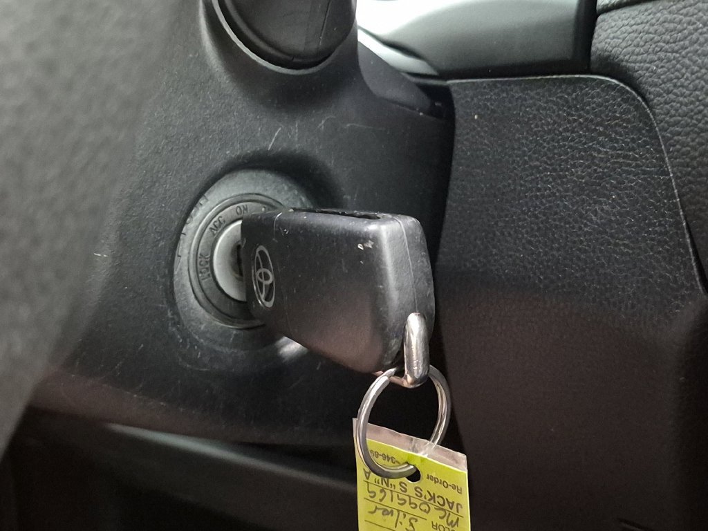 Used 2021 Toyota RAV4 LE FWD image 27