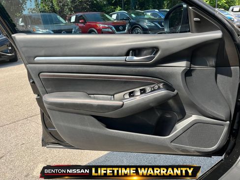 Used 2023 Nissan Altima 2.5 SR w/ SR Premium Package FWD image 12