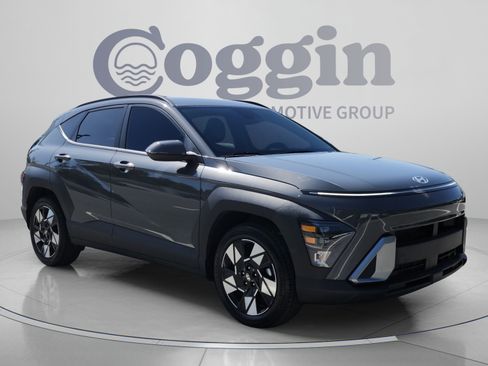 Certified 2025 Hyundai Kona SEL FWD image 8