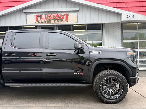 Used 2024 GMC Sierra 1500 AT4 w/ Technology Package AWD/4WD image 10