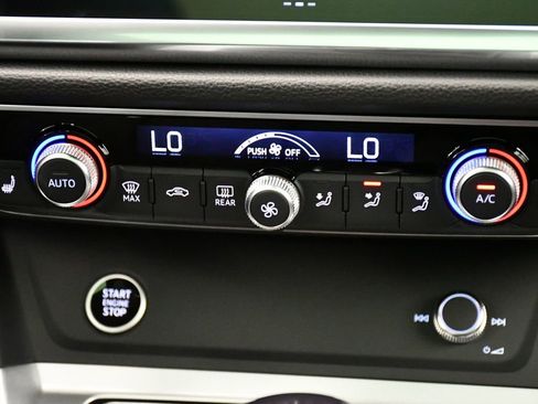 Used 2025 Audi Q3 2.0T Premium w/ Convenience Package image 85