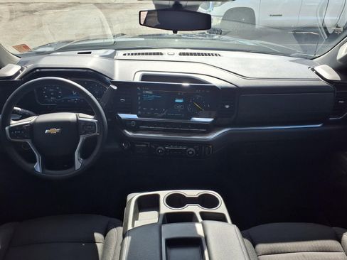 Used 2025 Chevrolet Silverado 1500 LT RWD image 3
