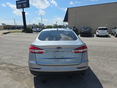 Used 2020 Ford Fusion SE FWD image 6