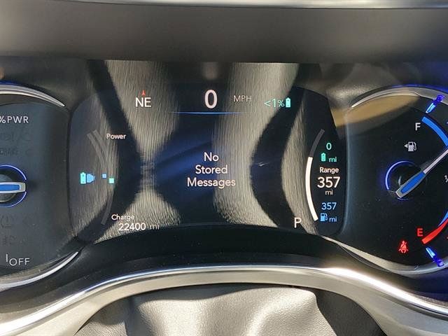 Used 2024 Chrysler Pacifica Pinnacle FWD image 17