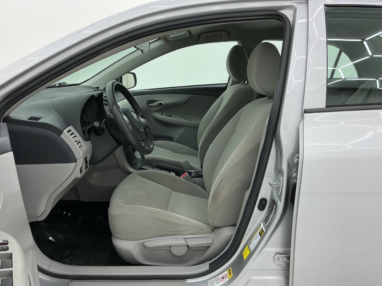 Used 2012 Toyota Corolla L FWD image 14