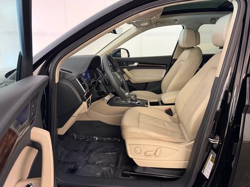 Used 2018 Audi Q5 2.0T Premium Plus w/ Premium Plus Package AWD/4WD image 5
