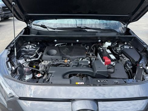 Used 2023 Toyota RAV4 LE AWD/4WD image 29