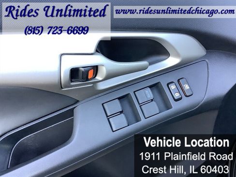 Used 2009 Pontiac Vibe GT FWD image 12