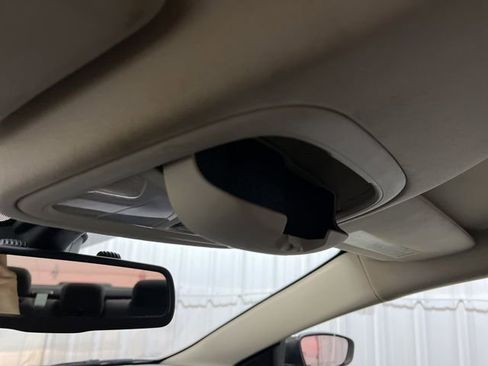 Used 2015 Chrysler 200 Limited w/ Convenience Group image 31