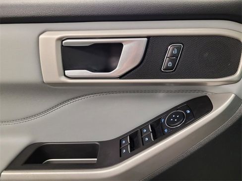 Used 2023 Ford Explorer XLT w/ Equipment Group 202A image 27