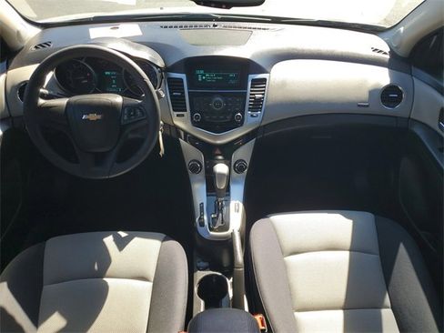 Used 2015 Chevrolet Cruze LS image 13