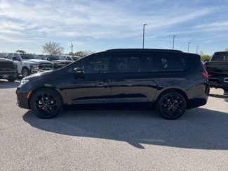 New 2026 Chrysler Pacifica Select w/ S Appearance Package video 2