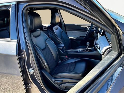 Used 2024 Jeep Compass Latitude image 7