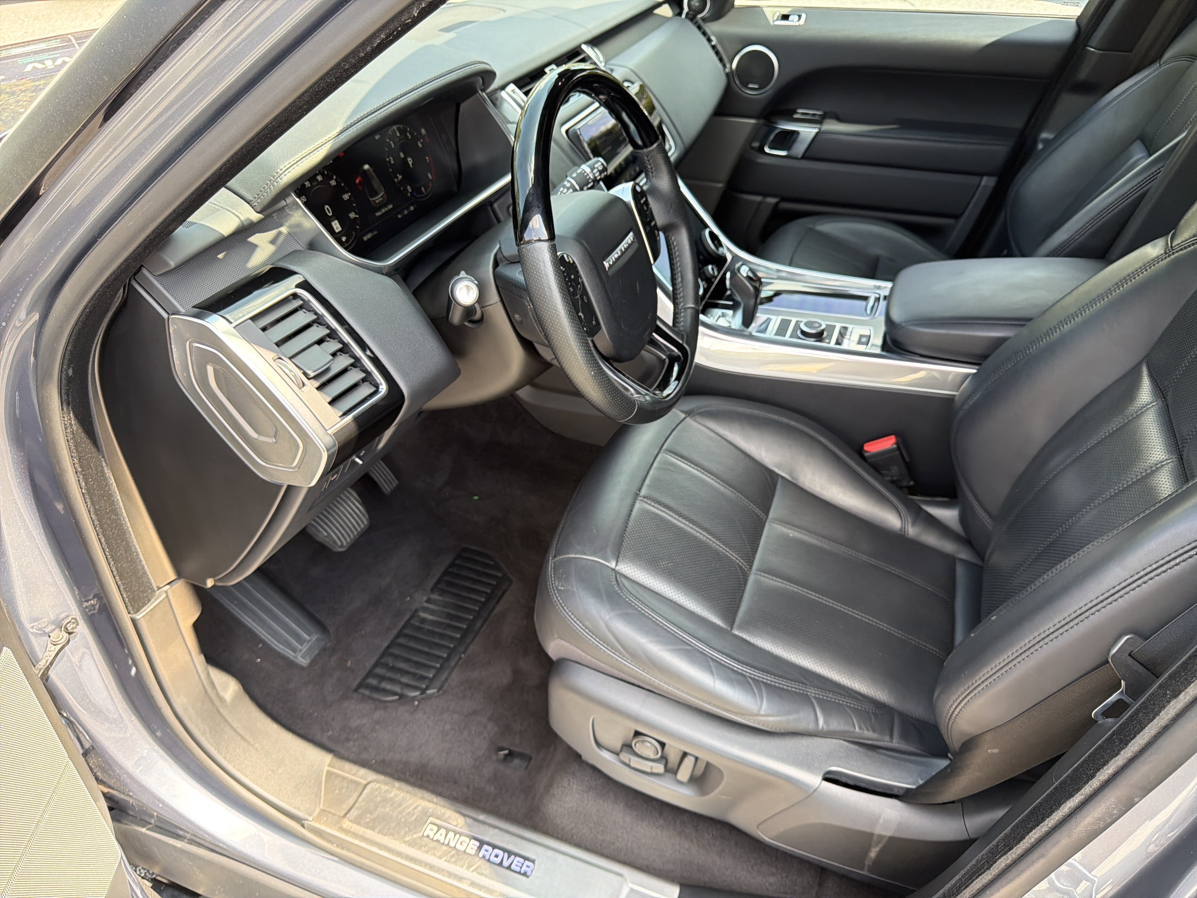 Used 2018 Land Rover Range Rover Sport HSE AWD/4WD image 11