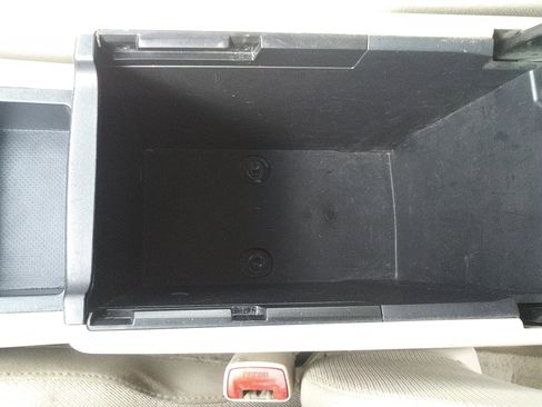 Used 2012 Toyota Camry LE image 15