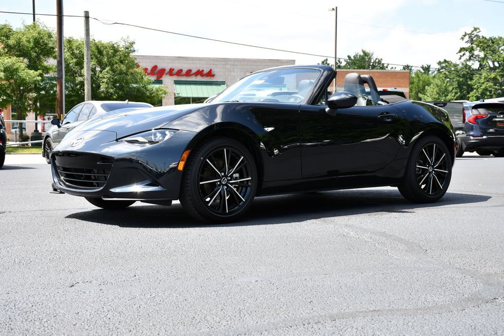 New 2026 MAZDA MX-5 Miata Grand Touring RWD image 3