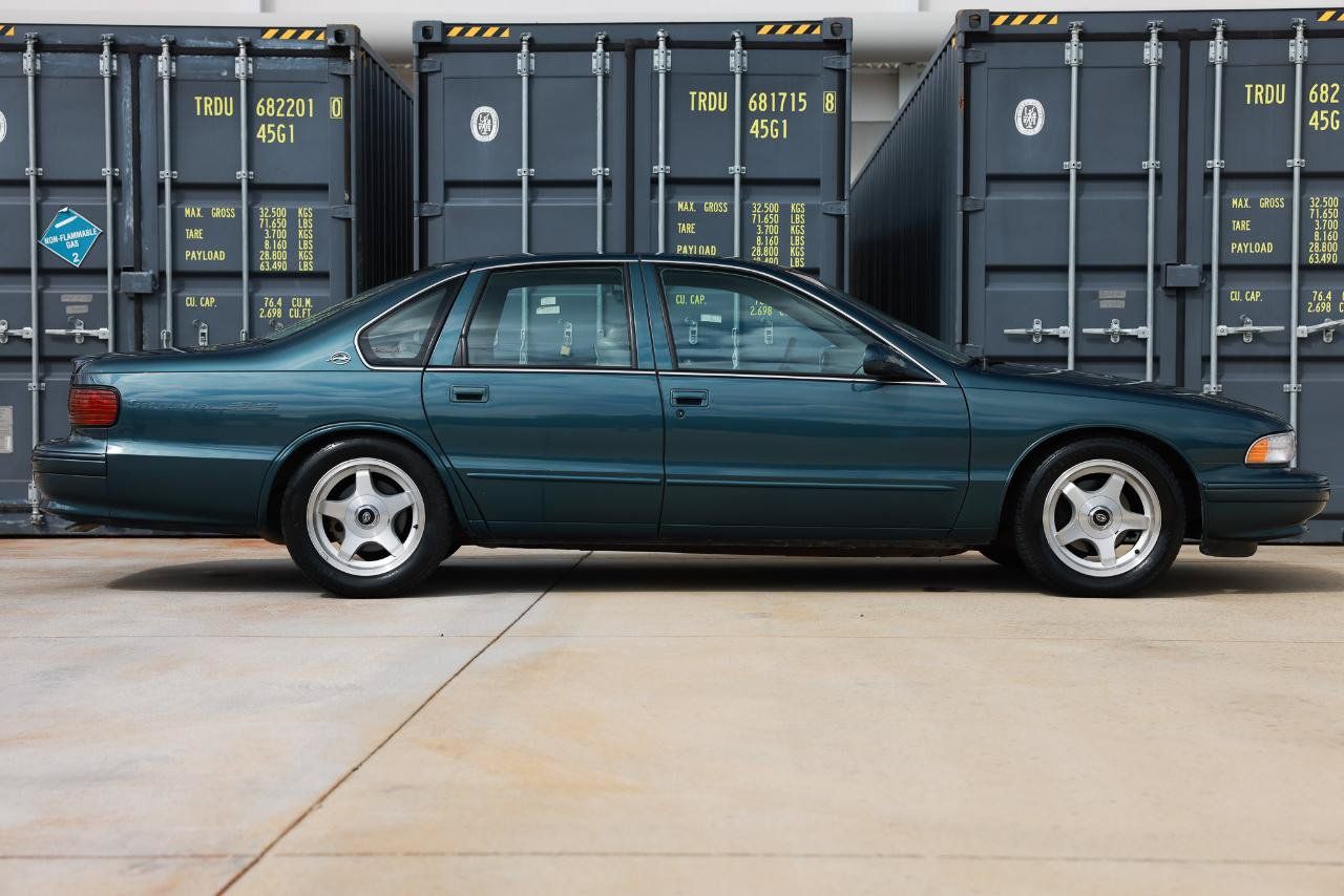 Used 1996 Chevrolet Caprice SS RWD image 13