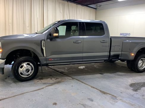 Certified 2025 Ford F350 Lariat w/ Lariat Ultimate Package AWD/4WD image 6