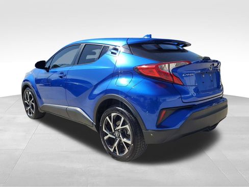 Used 2019 Toyota C-HR XLE FWD image 7