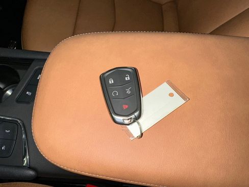 New 2026 Cadillac XT5 Premium Luxury w/ LPO, Floor Liner Package image 4