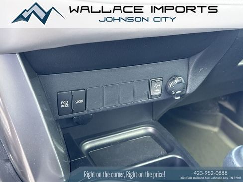 Used 2017 Toyota RAV4 XLE FWD image 27