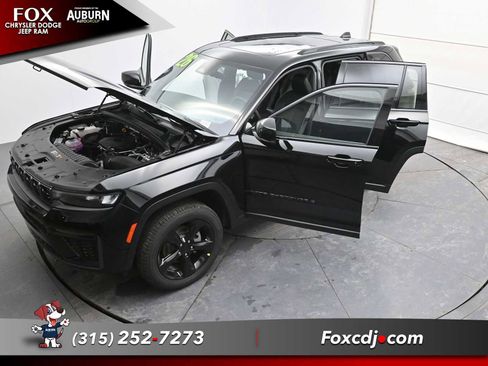 New 2026 Jeep Grand Cherokee Limited w/ Limited Altitude Package image 32