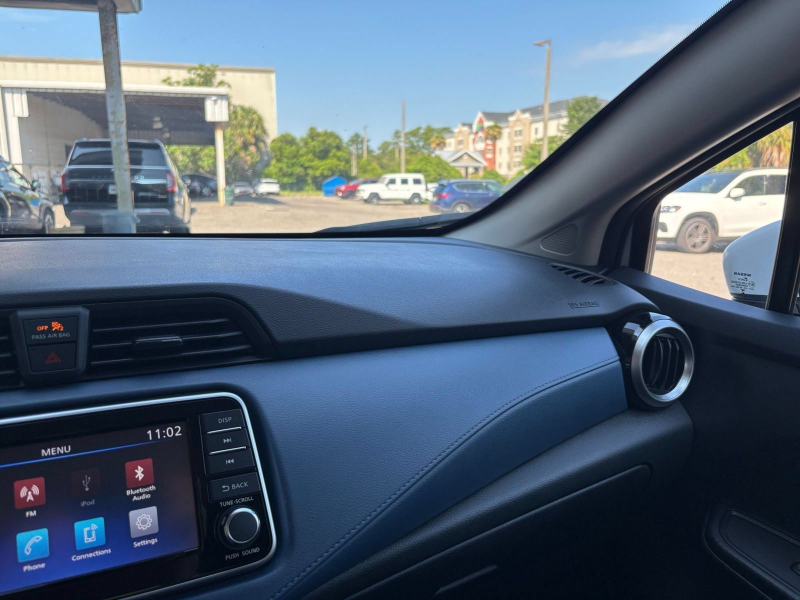 Used 2025 Nissan Versa SV FWD image 32