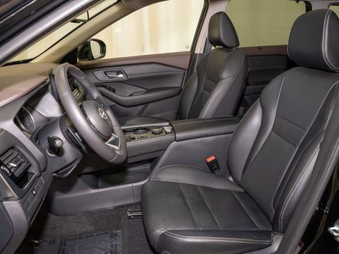 Used 2023 Nissan Rogue SL w/ SL Premium Package image 12