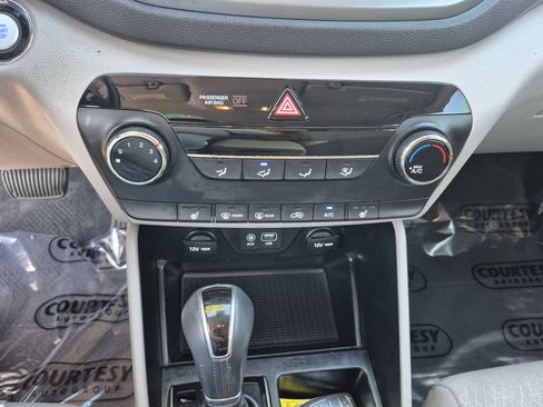 Used 2017 Hyundai Tucson Sport FWD image 29