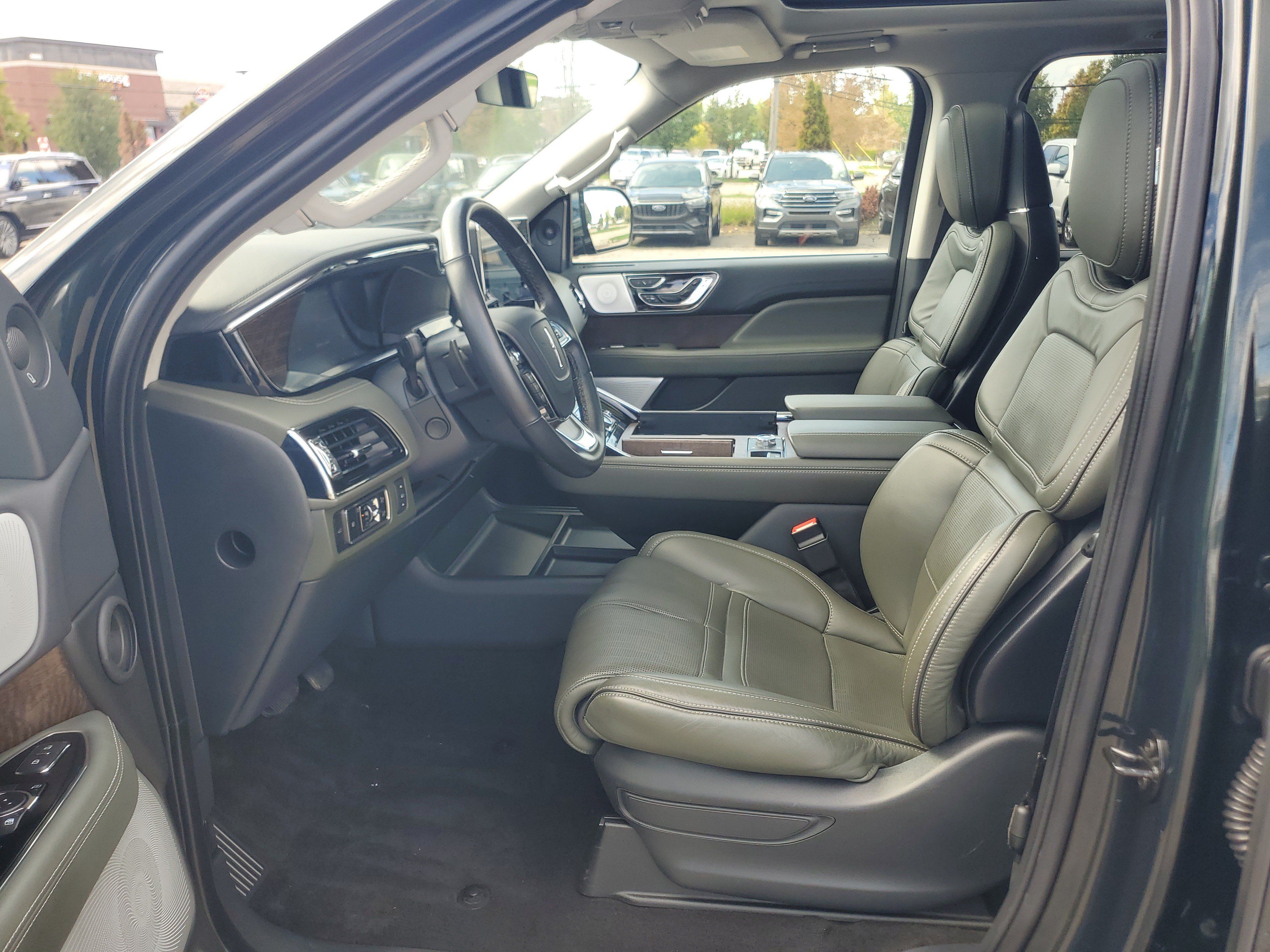 Certified 2023 Lincoln Navigator L Black Label AWD/4WD image 12