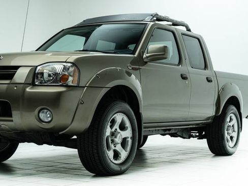 Used 2001 Nissan Frontier S/C image 9
